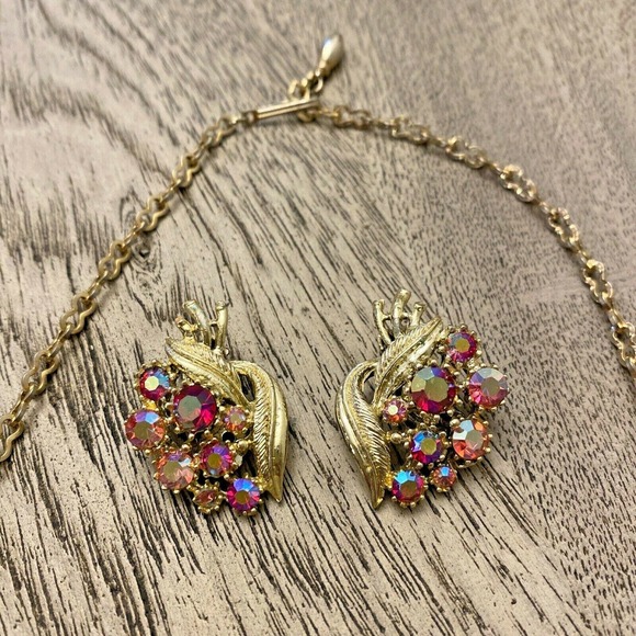 Vintage Elegant Choker Necklace & Clip On Earrings Set Gold & Red AB Rhinestones - Picture 5 of 7